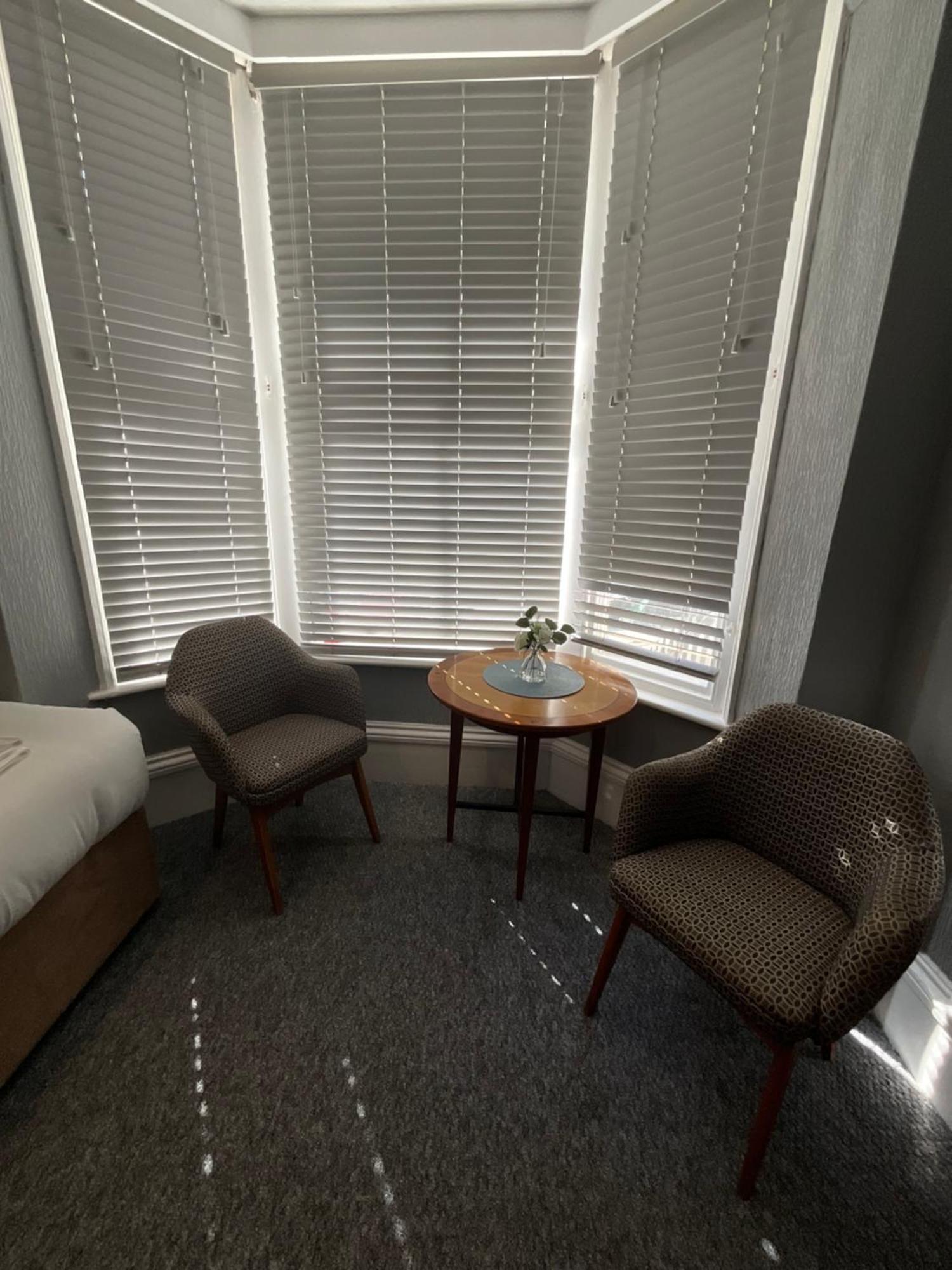 Sterling Lodge Hotel Eastbourne Bagian luar foto