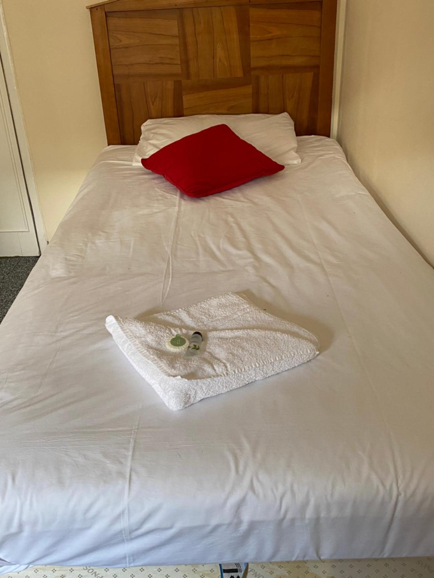 Sterling Lodge Hotel Eastbourne Bagian luar foto