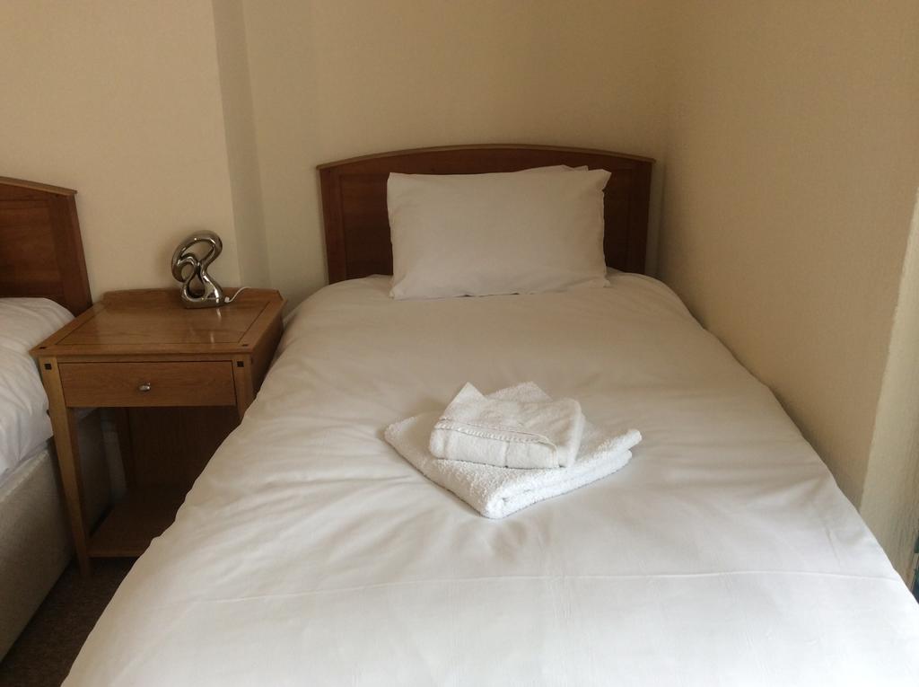 Sterling Lodge Hotel Eastbourne Bagian luar foto